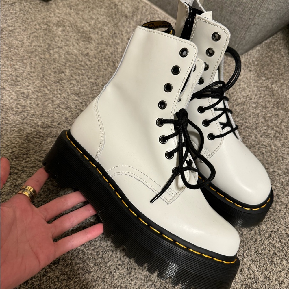 Platform Doc Martens
